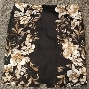 White House, Black Market gorgeous silky skirt